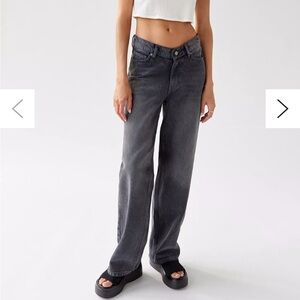 BDG Dipped V Wide Leg Jean